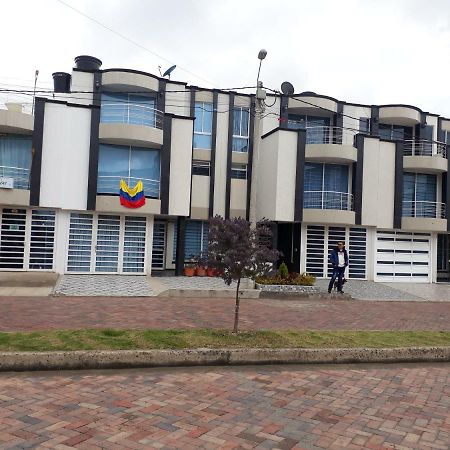 Habitaciones Familiares Tunja Norte Екстер'єр фото